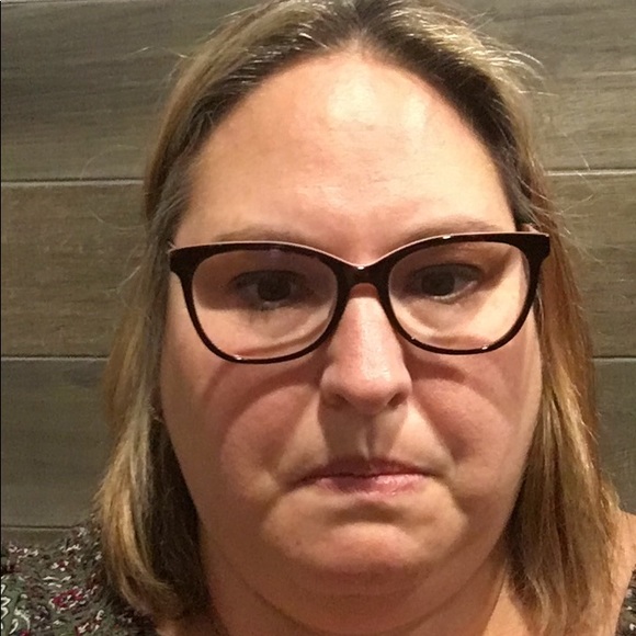 Profile Picture of Hilory Conchola (@hconchola) on Poshmark