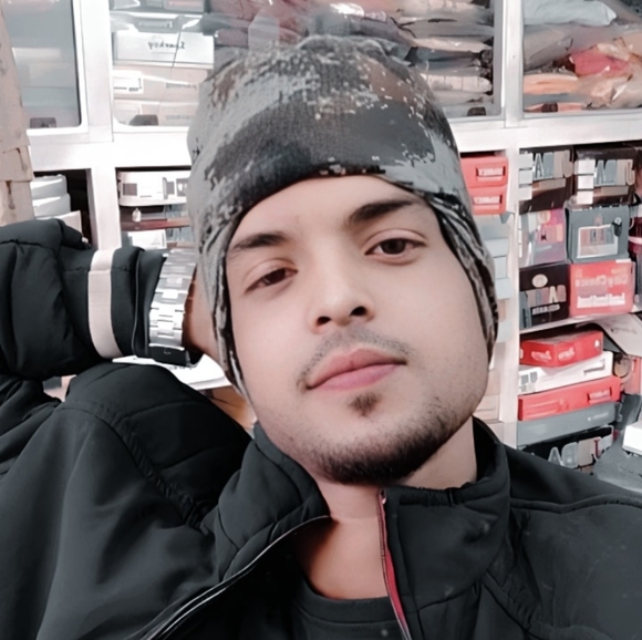 Profile Picture of Alamin Sk (@ska42491) on Poshmark