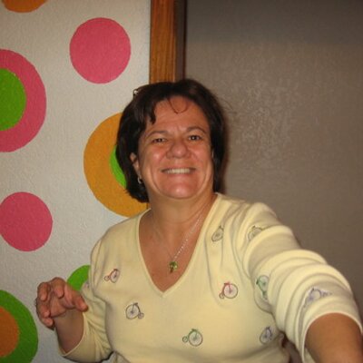 Profile Picture of Lillian Winters (@Lilipalm) on Twitter