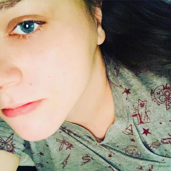 Profile Picture of Ashley Umberger (@ashwoon) on Poshmark