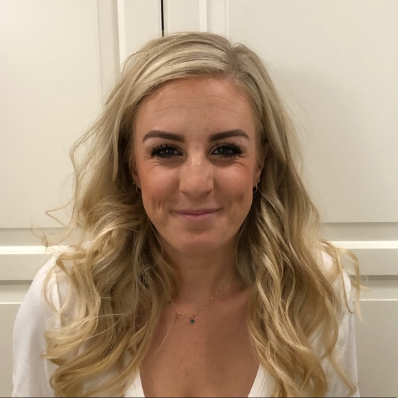 Profile Picture of Meredith Larsen (@merlilly) on Poshmark