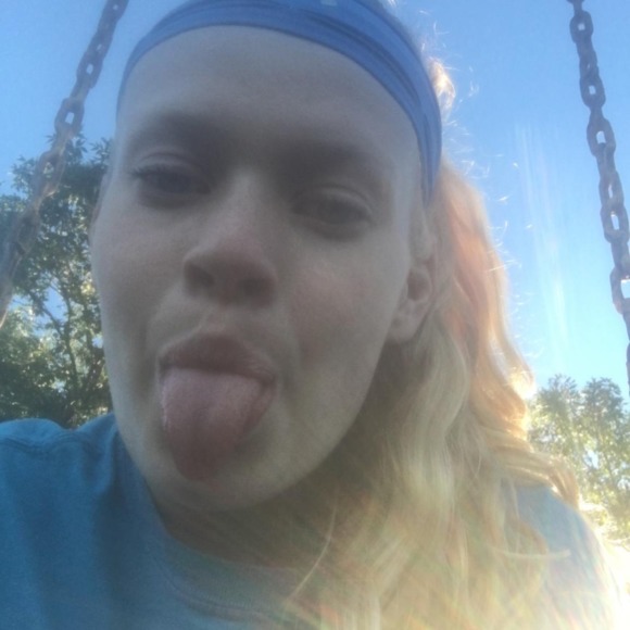 Profile Picture of Natalie Oelstrom (@hiimnatalie) on Poshmark