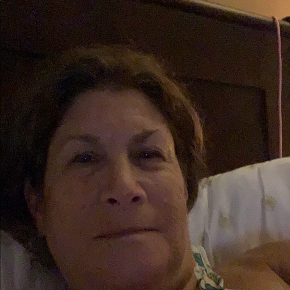 Profile Picture of Palm Shelly (@stacey_dreyfus) on Poshmark