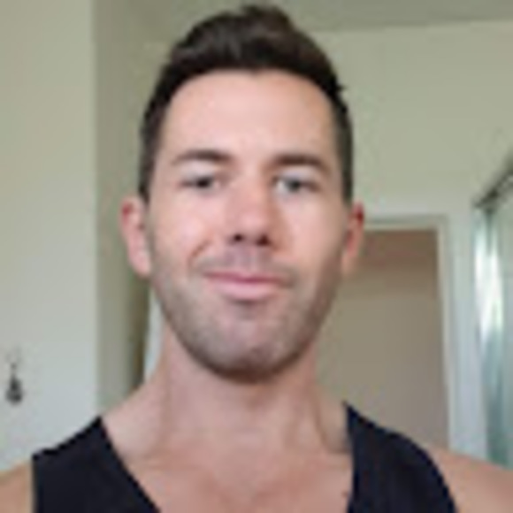 Profile Picture of Steve Mann (@stevedm1984) on Poshmark