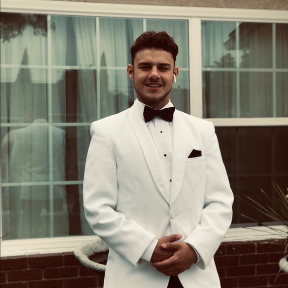 Profile Picture of Timothy Stevenson (@tz_m3rk) on Poshmark