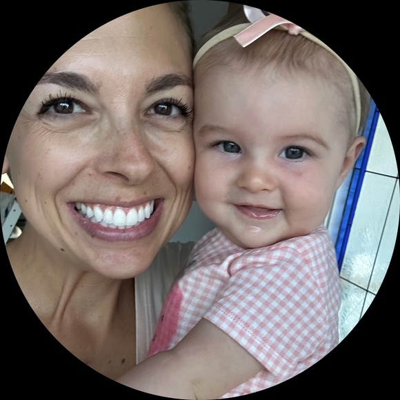 Profile Picture of Kelley Scanlan (@korourk2) on Poshmark