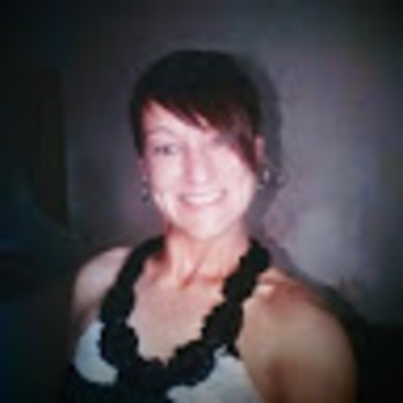 Profile Picture of April Chrisawn (@aprilchrisawn) on Poshmark