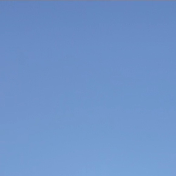 Profile Picture of Hannia Morán (@hannymorugal22) on Poshmark