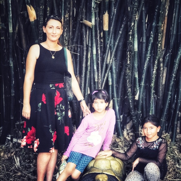 Profile Picture of Florentina Kuqi (@florentinakuqi) on Poshmark