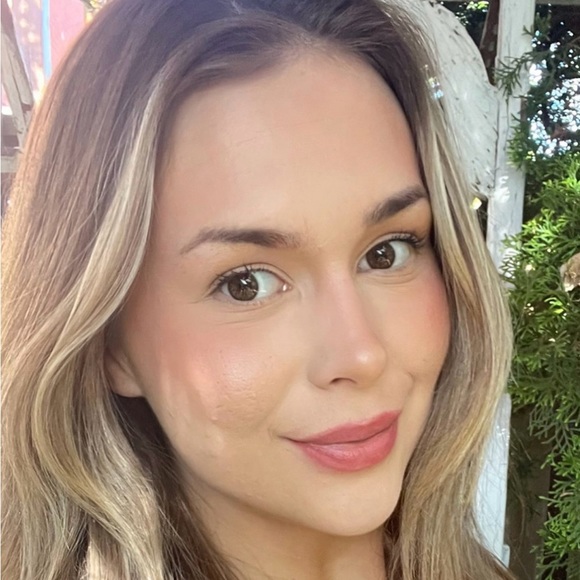 Profile Picture of Christine Sukachova (@livelylioness) on Poshmark