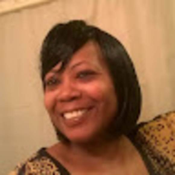 Profile Picture of Alice Parker (@parkeralice43) on Poshmark