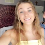 Profile Picture of adrienne testa 💜💜 (@adriennes_closett) on Instagram