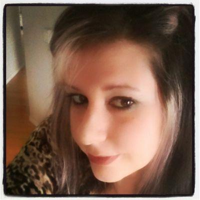 Profile Picture of Michelle Lacey (@ChellaDonna) on Twitter