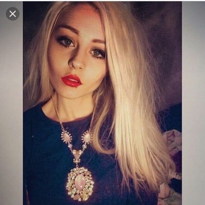 Profile Picture of J➰ (@julie_colet) on Twitter