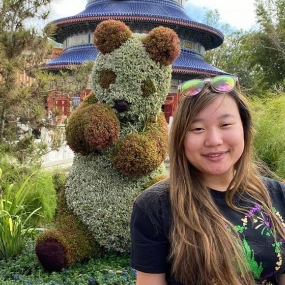 Profile Picture of Cindy Theriot (@cyntheriot) on Poshmark