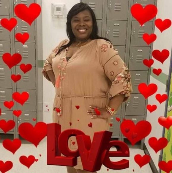 Profile Picture of Dawnise Mobley (@classylonda) on Poshmark