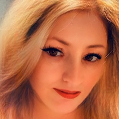 Profile Picture of Debs  Broderick (@DebbieBroderick) on Twitter