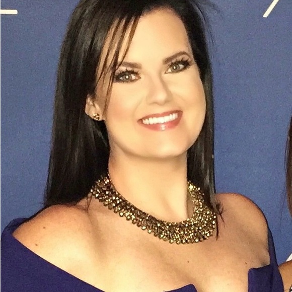 Profile Picture of Abbey Rannells (@amrannells) on Poshmark