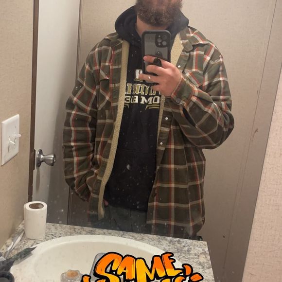 Profile Picture of Tyler Simcox (@tylersimcox2118) on Poshmark