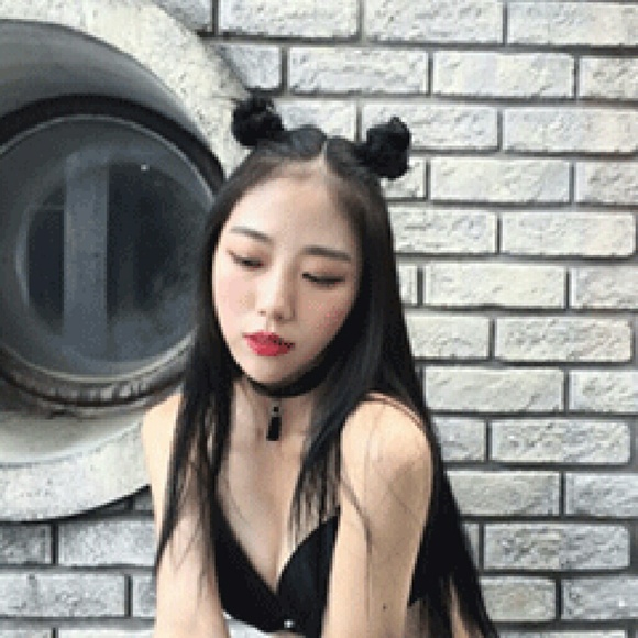 Profile Picture of J Lara (@loveliiiii) on Poshmark