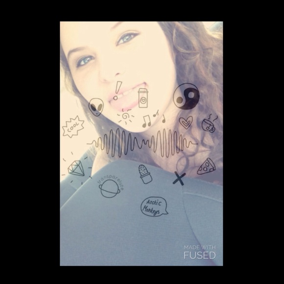 Profile Picture of Hannah Cain (@hannahcain2001) on Poshmark