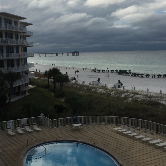 Gayle Coslow - Poshmark Profile Picture of Gayle Coslow (@gcoslow) on Poshmark