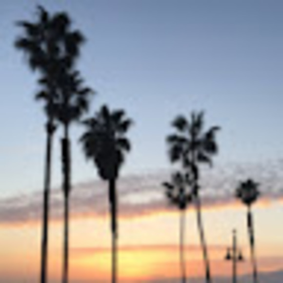 Profile Picture of Eleanor Holmes (@eleanorholmes) on Poshmark