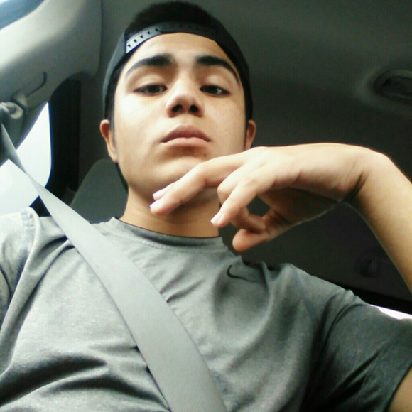 Profile Picture of Mark Escobar (@mark_275_) on Poshmark
