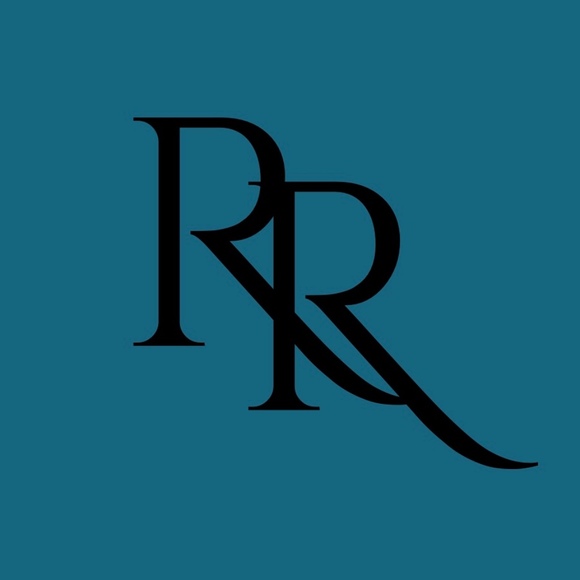 Profile Picture of Elizabeth Benson (@thererunrack) on Poshmark