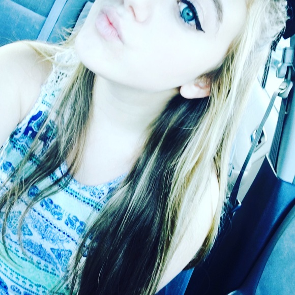 Shay Perez - Poshmark Profile Picture of Shay Perez (@shaybug97) on Poshmark