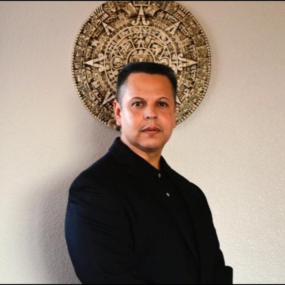 Profile Picture of Val Gonzales (@sargen_g) on Poshmark