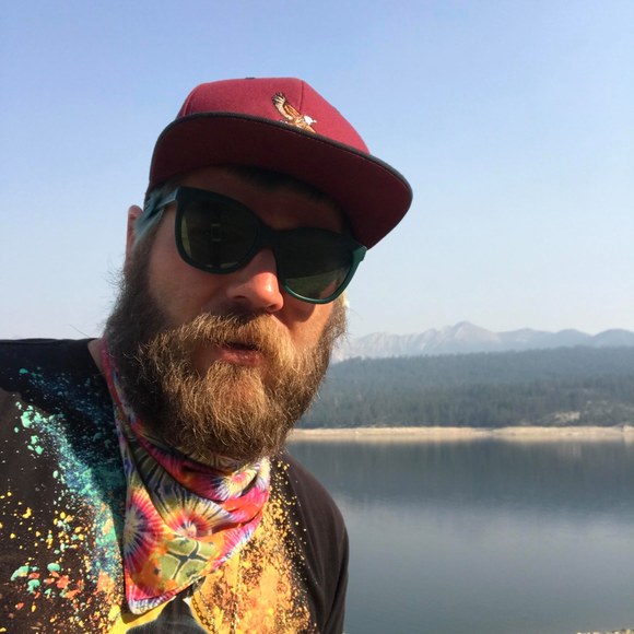 Profile Picture of Aaron Ward (@liveforward) on Poshmark