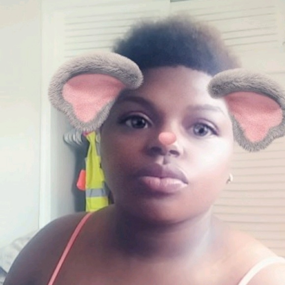 Timera Richardson - Poshmark Profile Picture of Timera Richardson (@chocolatelove23) on Poshmark