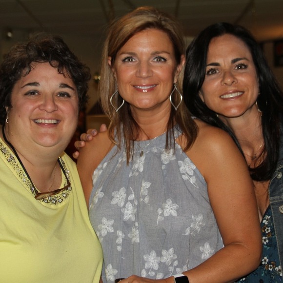 Profile Picture of Danielle Ditomasso (@danideldito) on Poshmark