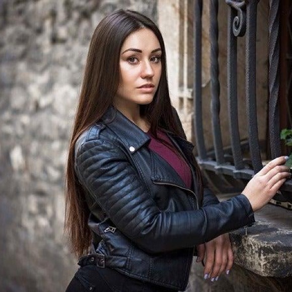 Esmeralda Cordier - Poshmark Profile Picture of Esmeralda Cordier (@esmeraldacordie) on Poshmark