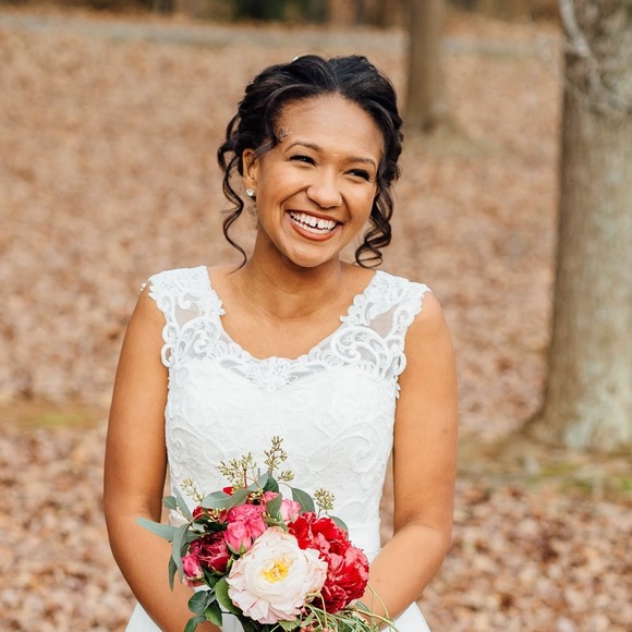 Profile Picture of Loren Cone (@lorencone95) on Poshmark