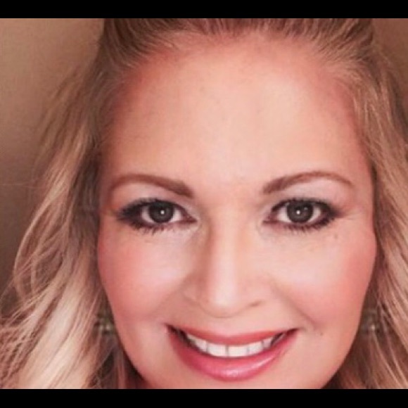 Stacey Haverstick - Poshmark Profile Picture of Stacey Haverstick (@haverstick18) on Poshmark