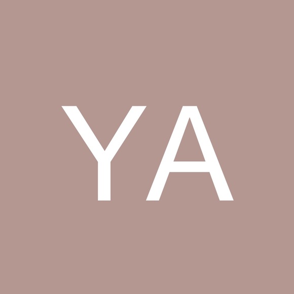 Profile Picture of Yarita Albares (@yaritaalbares) on Poshmark