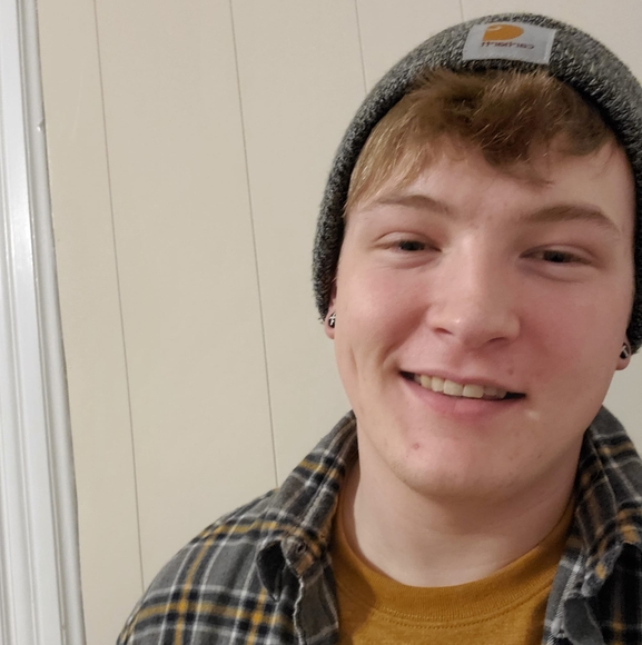 Tristan Borostowski - Poshmark Profile Picture of Tristan Borostowski (@tristanlee1) on Poshmark