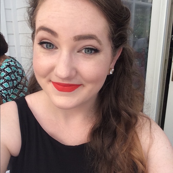 Profile Picture of Emily Canavan (@emilyemsee) on Poshmark
