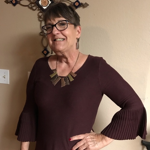 Profile Picture of Carol Grafel (@carolgrafel) on Poshmark