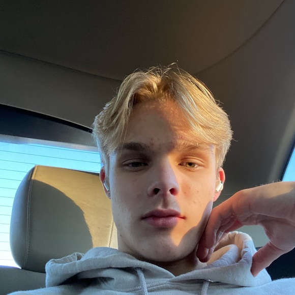 Profile Picture of Aiden Scruggs (@aiden_bare8) on Poshmark