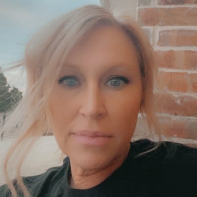 Profile Picture of Emily Crain (@EmilyCrain12) on Twitter