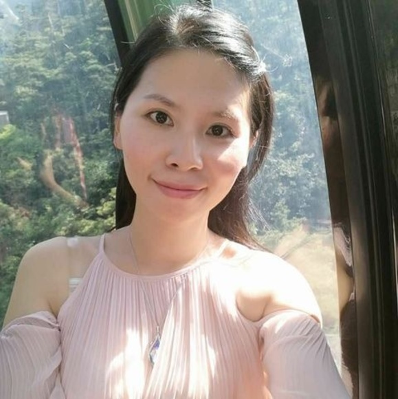 Profile Picture of Min ying Huang (@ying2003cn) on Poshmark