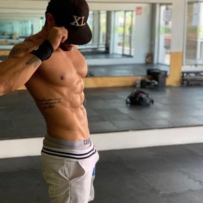 Profile Picture of Alejandro (@kevin04006105) on Twitter
