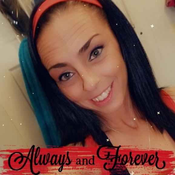 Profile Picture of Jasmine Mclaughlin (@mammyof3js) on Poshmark