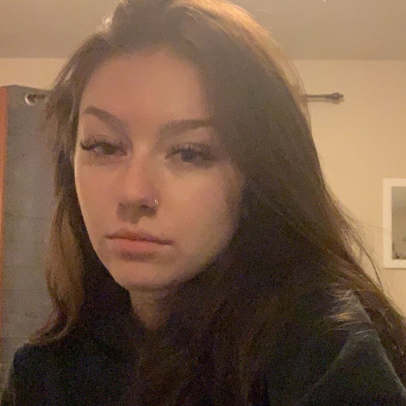 Profile Picture of Maya Zorn (@mayazorn) on Poshmark