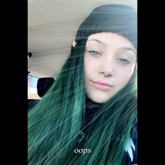 Profile Picture of Amanda Cope (@amandacope55) on Poshmark