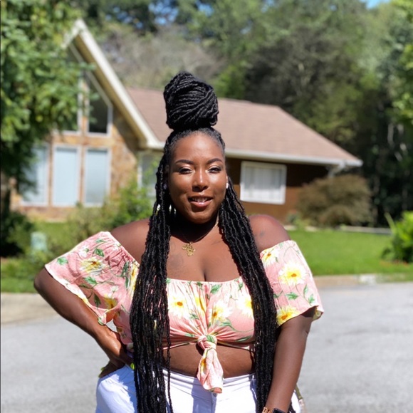 Profile Picture of Laquanda Logan (@laquandalogan) on Poshmark