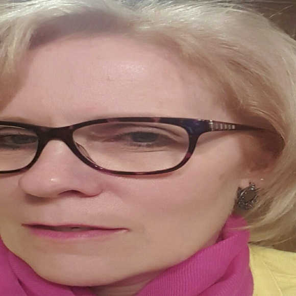 Profile Picture of Tracie Frailey (@traciefrailey) on Poshmark